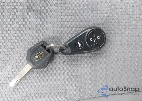 2011 Subaru Forester 2.5X Premium из США, поврежденный, VIN JF2SHADCXBH711545